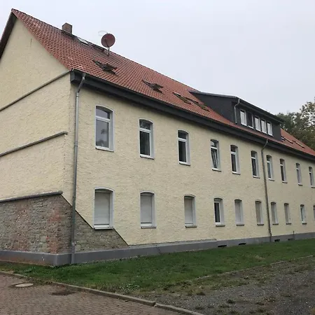 Lägenhet Sei Hier Gast - Fewo 2 Ferienwohnung Im Gesindehaus Warmsdorf, Zentral Zwischen Aschersleben, Bernburg Und Stassfurt Gusten