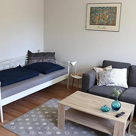 Lägenhet Sei Hier Gast - Fewo 2 Ferienwohnung Im Gesindehaus Warmsdorf, Zentral Zwischen Aschersleben, Bernburg Und Stassfurt *