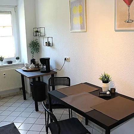 Sei Hier Gast - Fewo 2 Ferienwohnung Im Gesindehaus Warmsdorf, Zentral Zwischen Aschersleben, Bernburg Und Stassfurt 아파트 Gusten