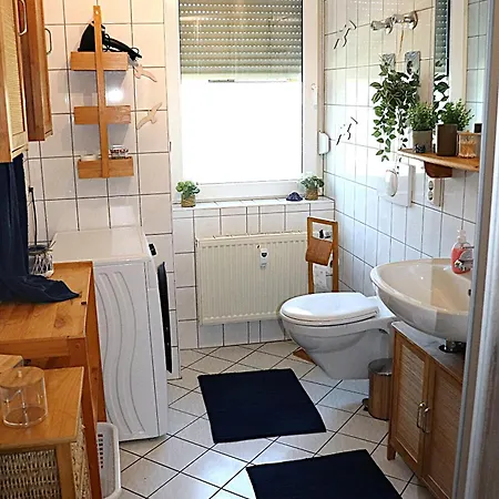 Lägenhet Sei Hier Gast - Fewo 2 Ferienwohnung Im Gesindehaus Warmsdorf, Zentral Zwischen Aschersleben, Bernburg Und Stassfurt Gusten