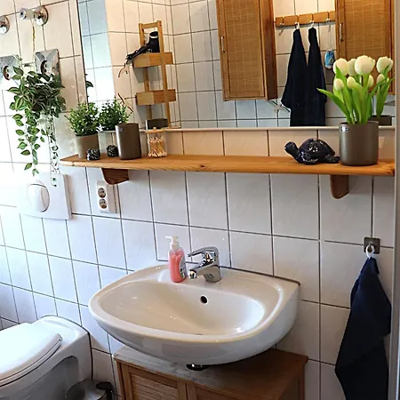 Lägenhet Sei Hier Gast - Fewo 2 Ferienwohnung Im Gesindehaus Warmsdorf, Zentral Zwischen Aschersleben, Bernburg Und Stassfurt Gusten