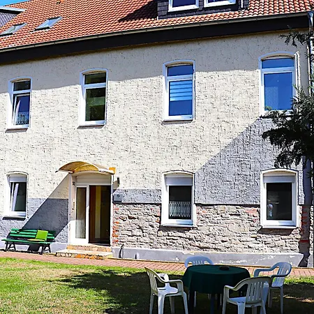 Apartment Sei Hier Gast - 2 Im Gesindehaus Warmsdorf, Zentral Zwischen Aschersleben, Bernburg Und Stassfurt