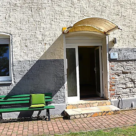 Sei Hier Gast - 2 Im Gesindehaus Warmsdorf, Zentral Zwischen Aschersleben, Bernburg Und Stassfurt Apartment Gusten